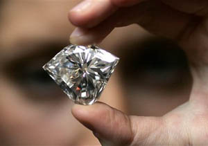 Гранёный алмаз - бриллиант