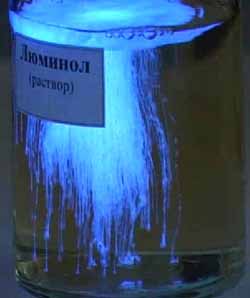 Chemical experiments: Glow of solutions!